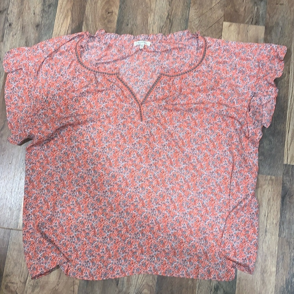 Max Studio Short Sleeve Floral Print top. 3X